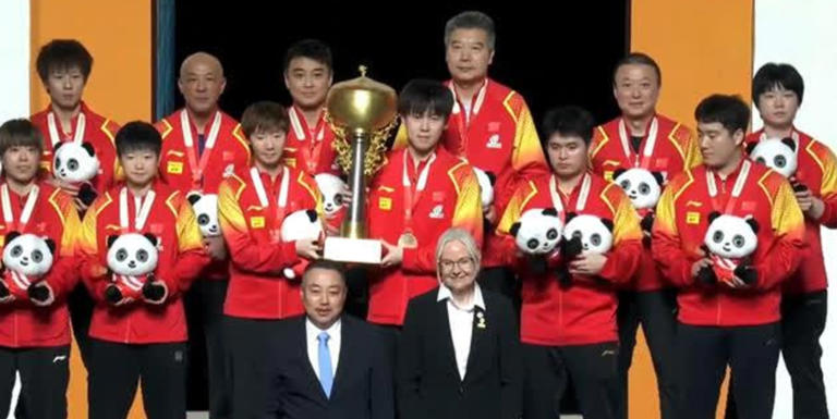 国乒教练抢功劳？孙颖莎为王曼昱让出C位，韩国夺银激动表白中国